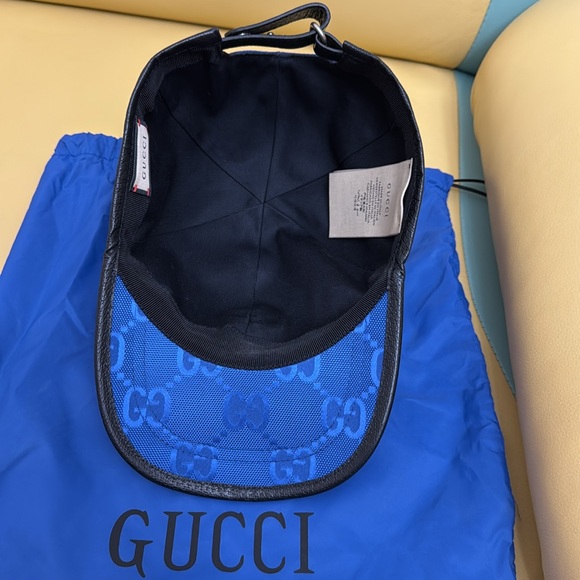 Hat š§¢ new with out tags - Picture 2 of 4